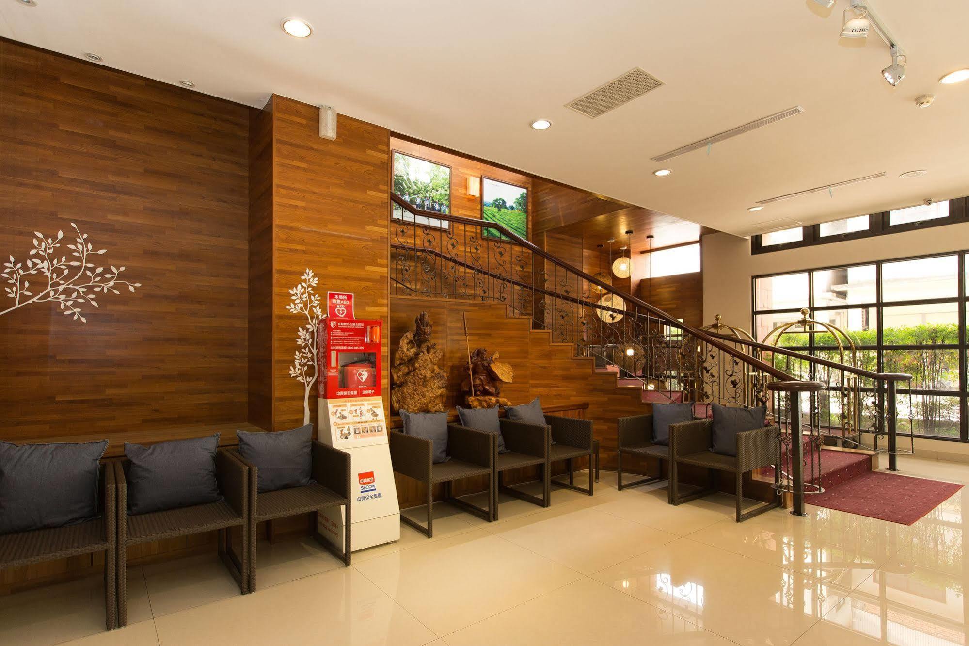 F Hotel - Sanyi Esterno foto