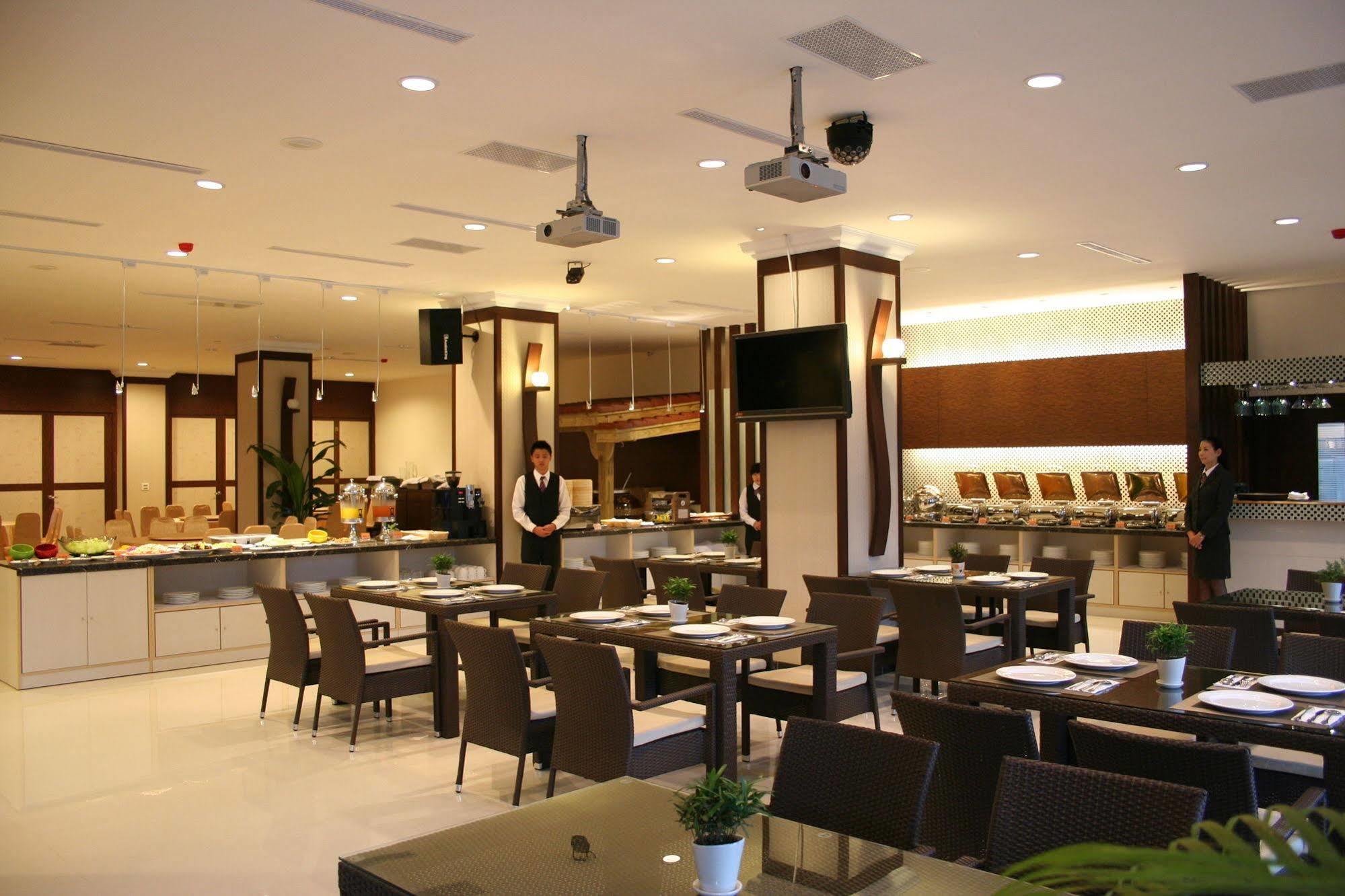 F Hotel - Sanyi Esterno foto